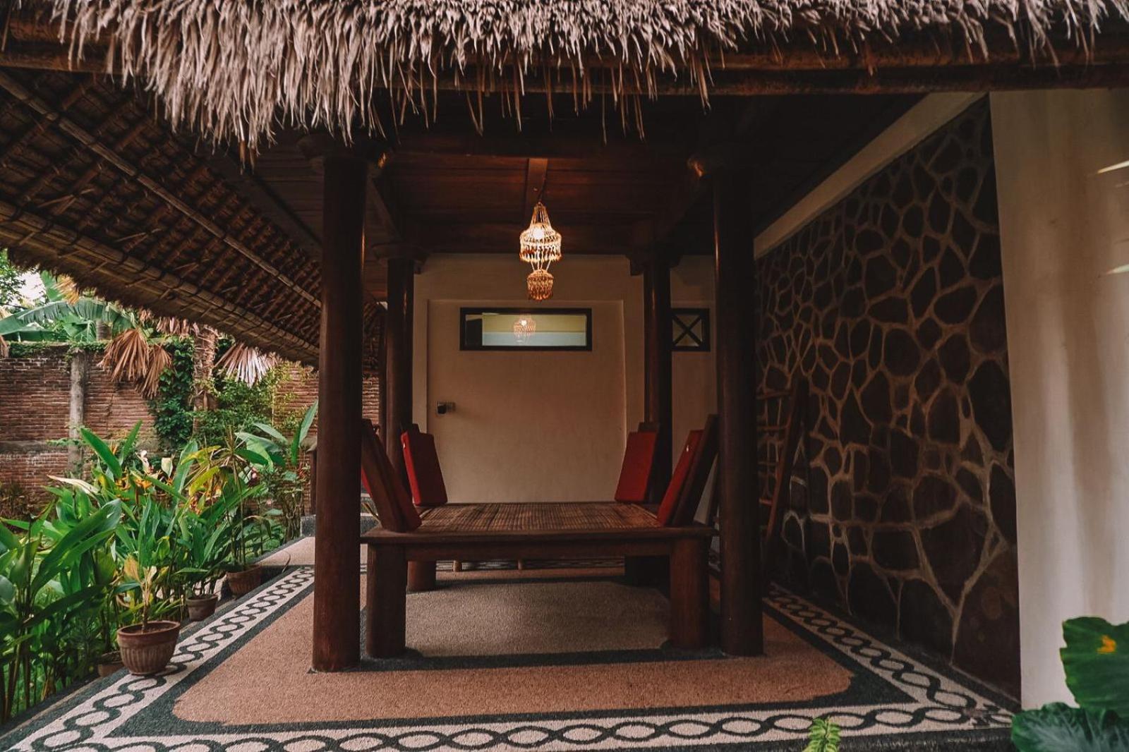 Hotel Sasak Experience à Kuta  Extérieur photo