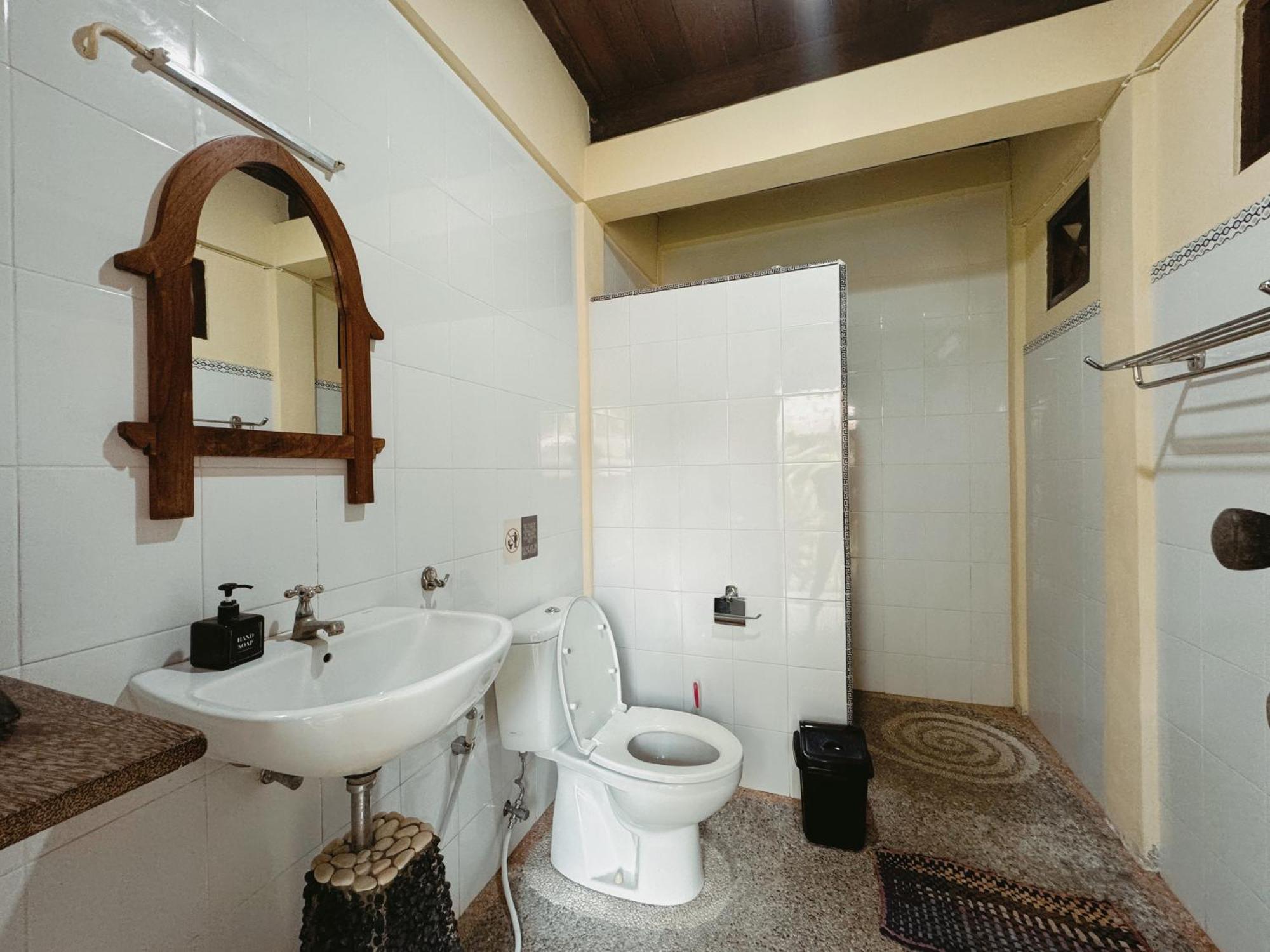 Hotel Sasak Experience à Kuta  Extérieur photo