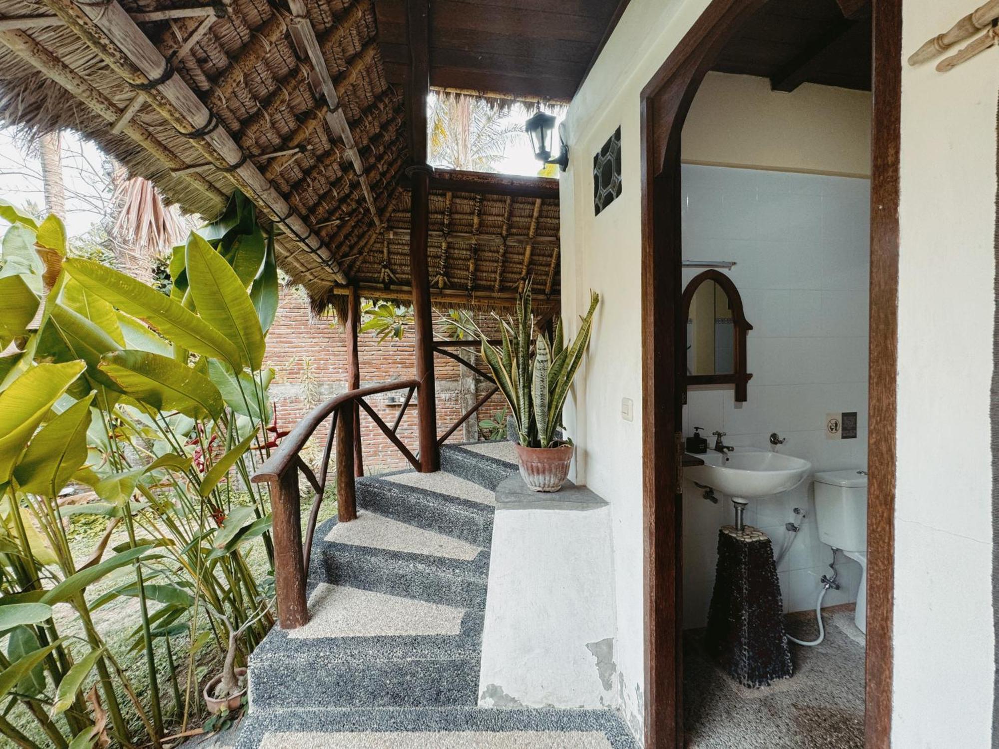 Hotel Sasak Experience à Kuta  Extérieur photo