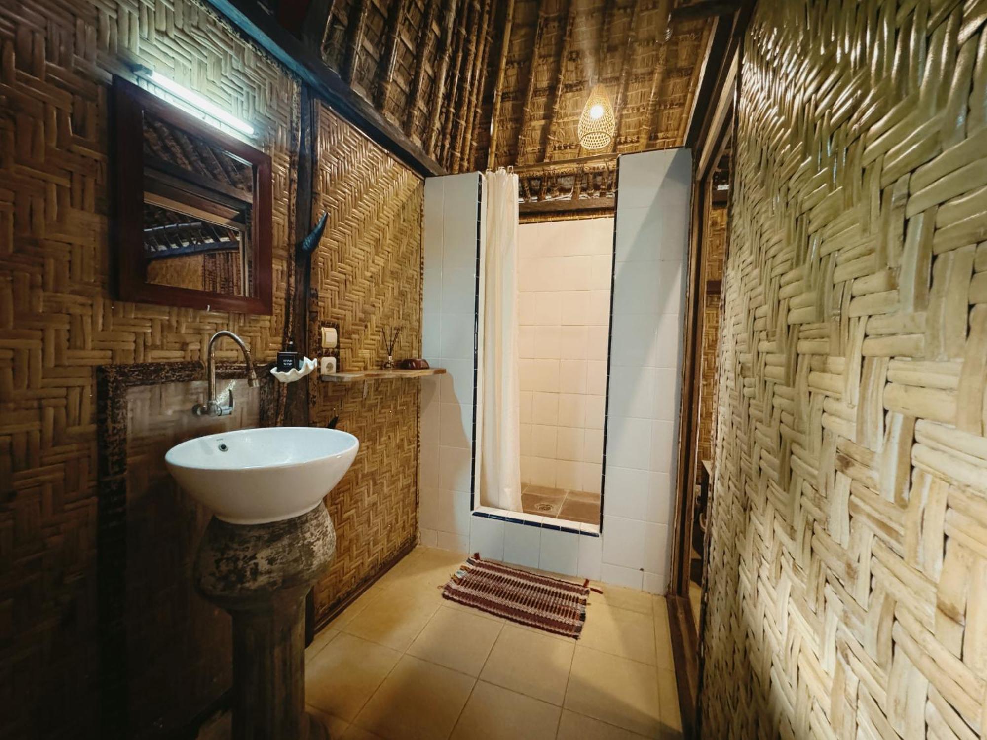 Hotel Sasak Experience à Kuta  Extérieur photo
